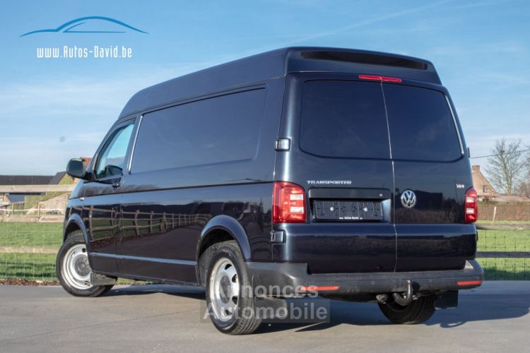 Volkswagen T6 Volkswagen Transporter High Roof 2.0 TDI 204PK - LICHTE VRACHT - 3 PLAATSEN - SENSOREN - AIRCO - TREKHAAK - EURO 6 - <small></small> 22.999 € <small>TTC</small> - #2