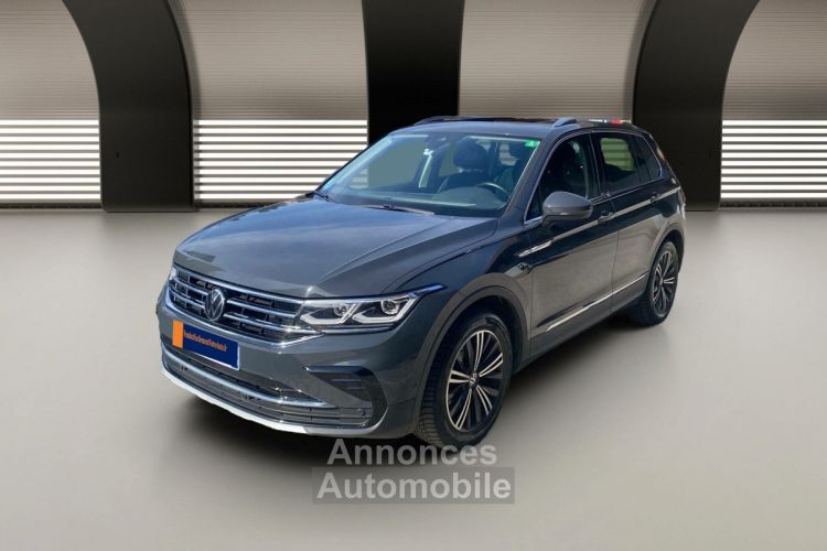 Volkswagen Tiguan 2.0 TDI 150ch Elegance Pack Hiver + attelage amovible Gris Urano - <small></small> 36.490 € <small>TTC</small> - #2