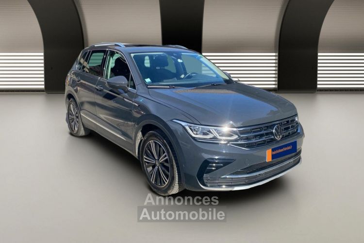 Volkswagen Tiguan 2.0 TDI 150ch Elegance Pack Hiver + attelage amovible Gris Urano - <small></small> 36.490 € <small>TTC</small> - #4