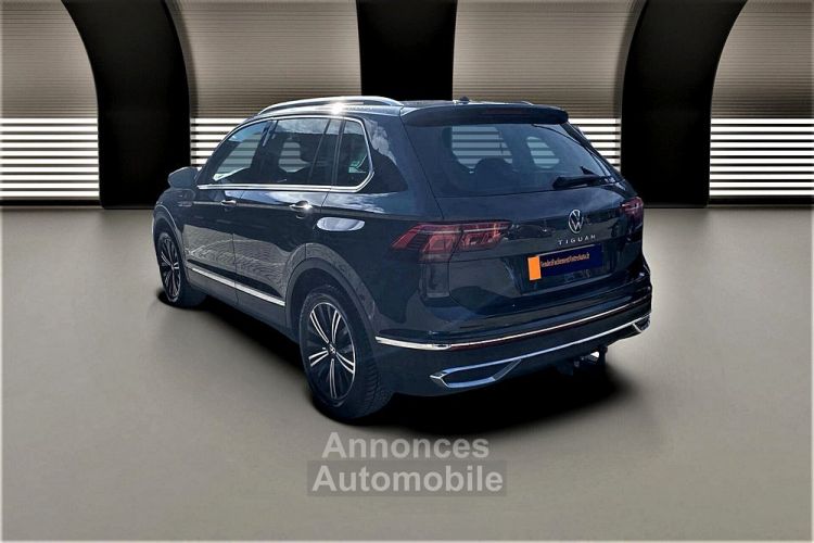 Volkswagen Tiguan 2.0 TDI 150ch Elegance Pack Hiver + attelage amovible Gris Urano - <small></small> 36.490 € <small>TTC</small> - #7