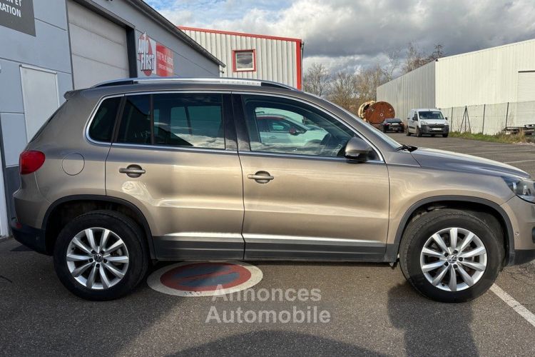 Volkswagen Tiguan 2.0 TSI 210 CV SPORTLINE 4MOTION BVM6 / 1E MAIN / 56300KM / ATTELAGE / SUIVI FULL - <small></small> 16.490 € <small>TTC</small> - #9