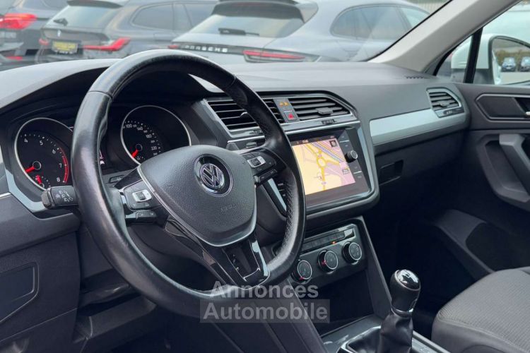 Volkswagen Tiguan Sg chauff Attelage Ja 17 GPS - <small></small> 16.990 € <small>TTC</small> - #15