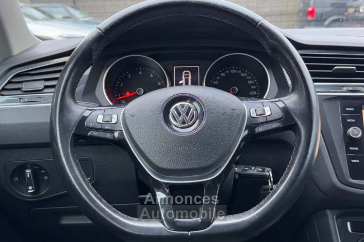 Volkswagen Tiguan Sg chauff Attelage Ja 17 GPS - <small></small> 16.990 € <small>TTC</small> - #16