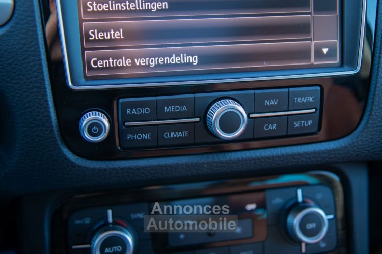 Volkswagen Touareg Volkswagen 3.0 TDi V6 DSG 4Motion - HISTORIEK - XENON - TREKHAAK - ZETELVERWARMING - PANO DAK - EURO 6b - <small></small> 19.999 € <small>TTC</small> - #24