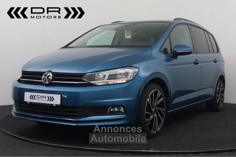 Volkswagen Touran 1.0TSi TRENDLINE - NAVI PANODAK ADAPTIVE CRUISE 7 PLAATSEN - <small></small> 16.495 € <small>TTC</small> - #1