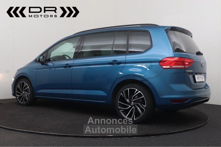 Volkswagen Touran 1.0TSi TRENDLINE - NAVI PANODAK ADAPTIVE CRUISE 7 PLAATSEN - <small></small> 16.495 € <small>TTC</small> - #2