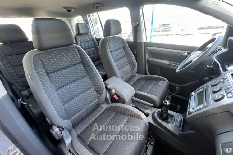 Volkswagen Touran 1.9 TDI 105ch Confort 1erMain Clim Régulateur BV6 100,000 Kms DistriOK - <small></small> 9.990 € <small>TTC</small> - #12