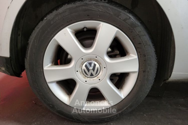 Volkswagen Touran (2) 1.9 TDI 105 CONFORT - <small></small> 3.990 € <small>TTC</small> - #23