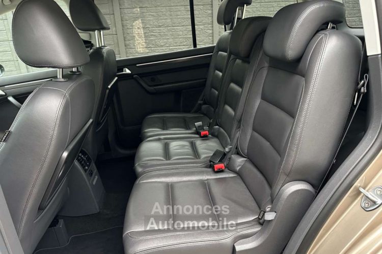 Volkswagen Touran 2.0 CR TDi Highline CUIR-XENON-NAVI-SIEGES CHAUFF- - <small></small> 10.390 € <small>TTC</small> - #9