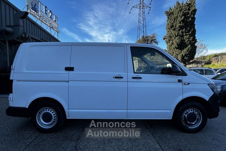 Volkswagen Transporter 2.0 16V TDI 140ch T6 Fourgon Tôlé L1H1 Aménagé - <small></small> 26.990 € <small>TTC</small> - #4