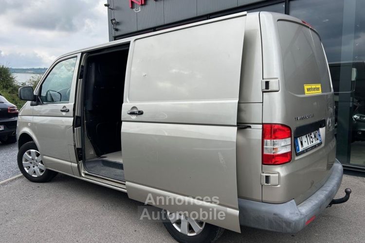 Volkswagen Transporter FOURGON FGN TOLE CB 2.5 TDI 130 2.8T - <small></small> 12.350 € <small>TTC</small> - #1