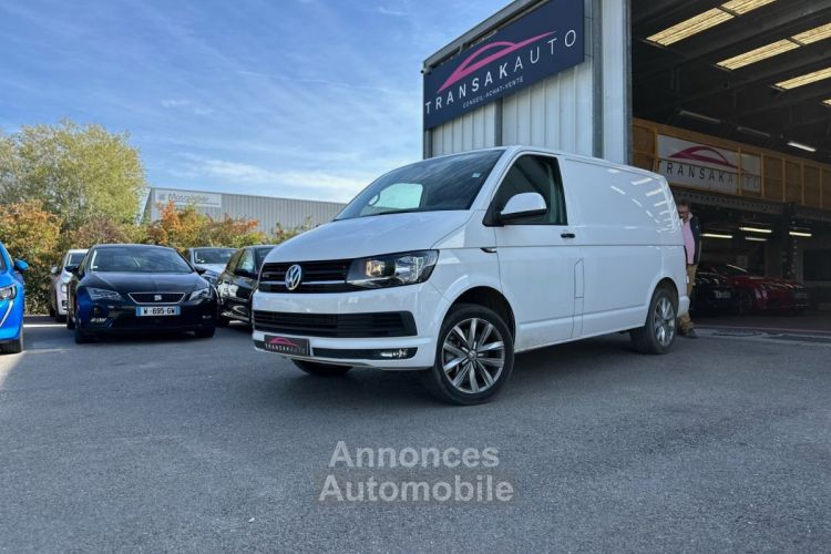 Volkswagen Transporter FOURGON GN TOLE L1H1 2.0 TDI 204 4MOTION - RENFORT ESSIEU 200 KG - JANTES 18'' - ATTELAGE - <small></small> 31.990 € <small>TTC</small> - #1