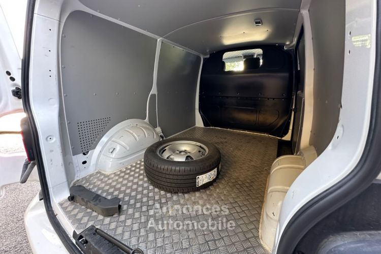 Volkswagen Transporter FOURGON GN TOLE L1H1 2.0 TDI 204 4MOTION - RENFORT ESSIEU 200 KG - JANTES 18'' - ATTELAGE - <small></small> 31.990 € <small>TTC</small> - #11