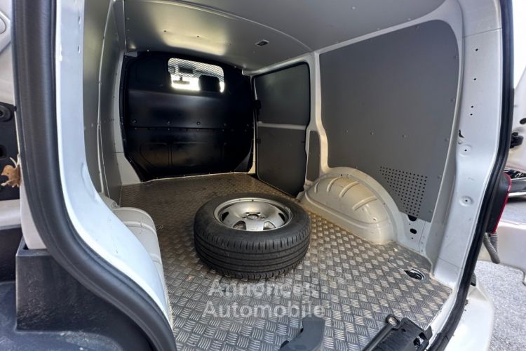 Volkswagen Transporter FOURGON GN TOLE L1H1 2.0 TDI 204 4MOTION - RENFORT ESSIEU 200 KG - JANTES 18'' - ATTELAGE - <small></small> 31.990 € <small>TTC</small> - #16