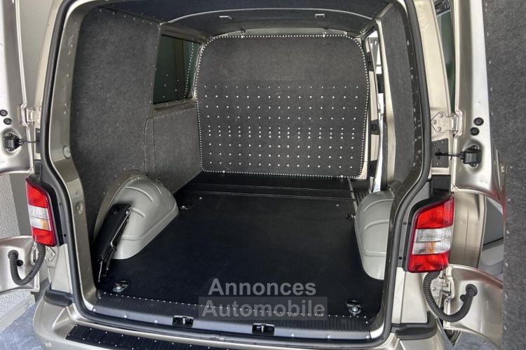 Volkswagen Transporter T5 5Pl entièrement isolé doublé 2.5 TDI 174 cv - <small></small> 24.450 € <small>TTC</small> - #11
