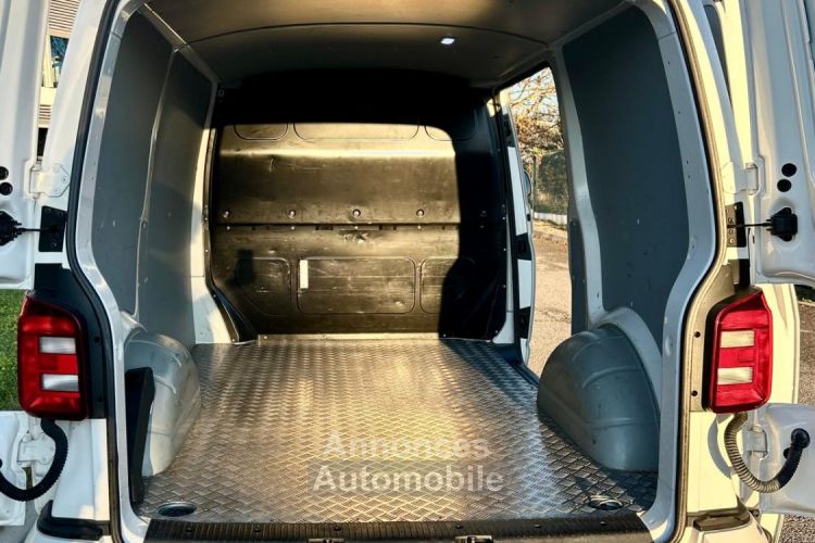 Volkswagen Transporter T6 L1H1 EDITION 30 2.0 L TDI 204 Ch DSG7 2° MAIN FR - <small></small> 26.500 € <small>TTC</small> - #27