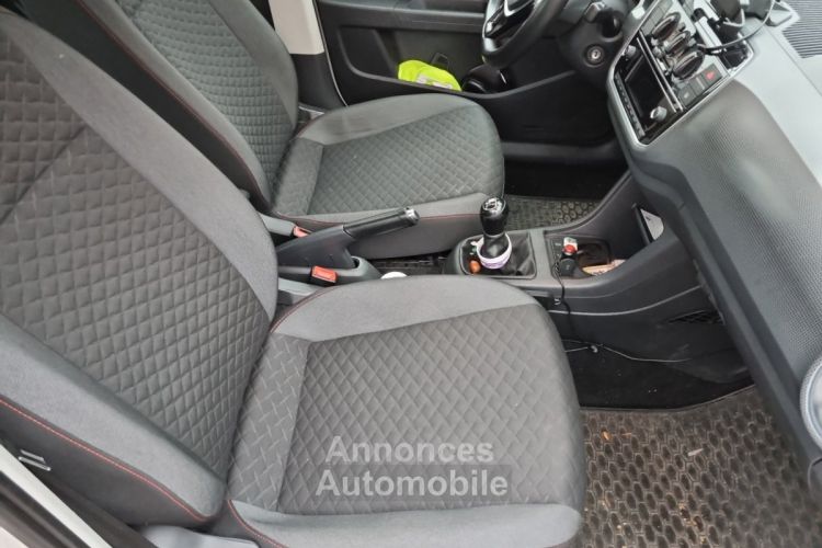 Volkswagen Up 1.0 60 BlueMotion Technology BVM5 Connect GARANTIE 12 mois - <small></small> 7.650 € <small>TTC</small> - #9