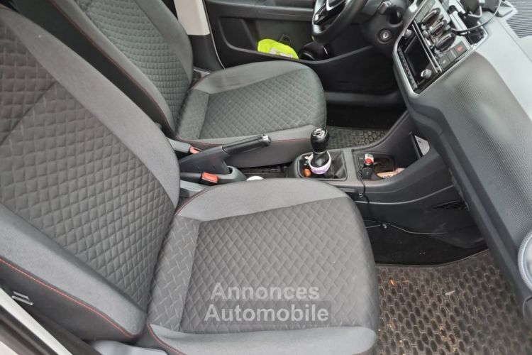 Volkswagen Up 1.0 60 BlueMotion Technology BVM5 Up! Connect GARANTIE 12 mois - <small></small> 7.680 € <small>TTC</small> - #9