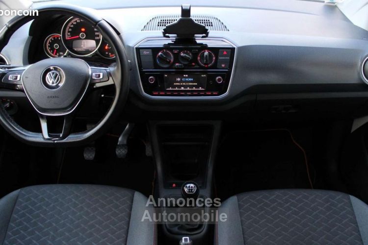 Volkswagen Up 1.0 60 ch BLUEMOTION CONNECT -CAMERA DE RECUL - <small></small> 7.990 € <small>TTC</small> - #15