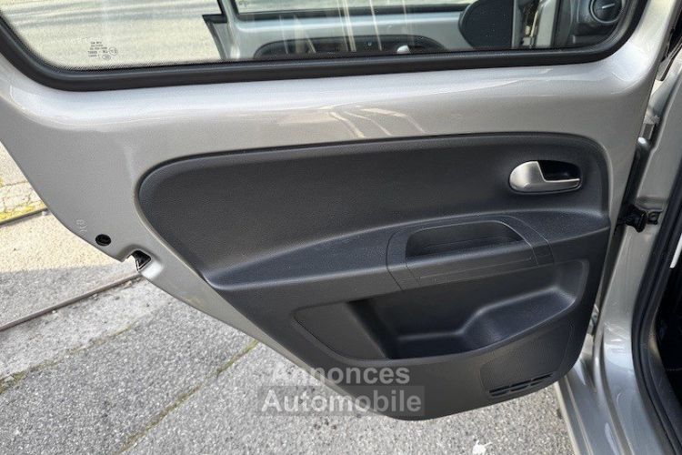 Volkswagen Up 1.0 75 Up! Connect - <small></small> 8.490 € <small>TTC</small> - #28