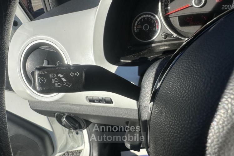 Volkswagen Up UP! 1.0i - 75 Bva Club Gps + Radar AR + Clim - <small></small> 9.990 € <small>TTC</small> - #47