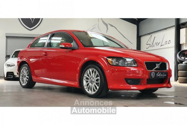 Volvo C30 2.5 TURBO 220 5 CYLINDRES / BVA / MOMENTUM R-DESIGN R DESIGN / CUIR - <small></small> 16.990 € <small>TTC</small> - #2