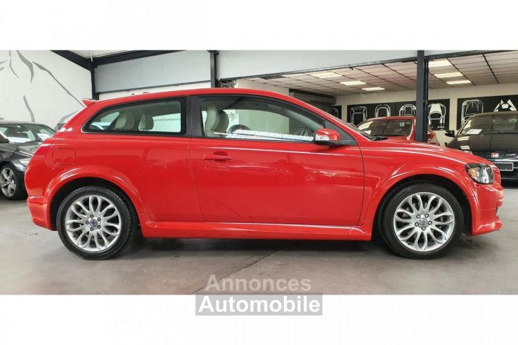 Volvo C30 2.5 TURBO 220 5 CYLINDRES / BVA / MOMENTUM R-DESIGN R DESIGN / CUIR - <small></small> 16.990 € <small>TTC</small> - #15