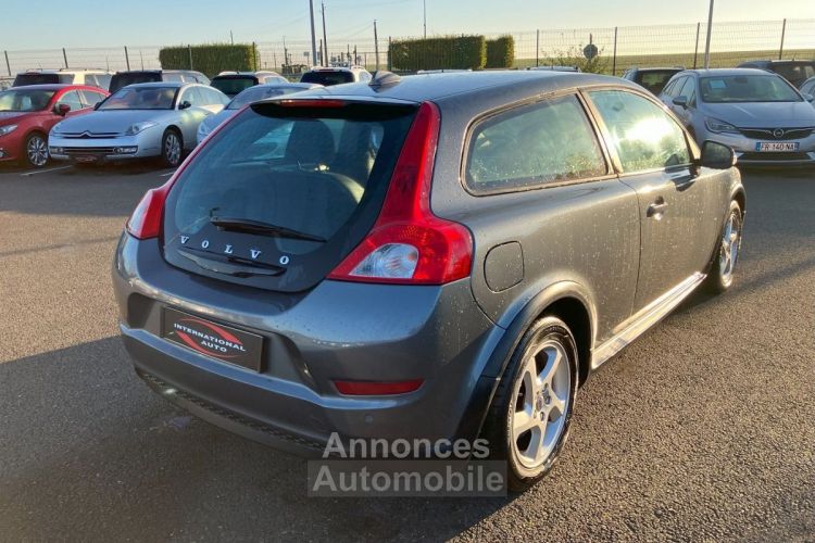 Volvo C30 D2 115CH MOMENTUM - <small></small> 7.490 € <small>TTC</small> - #2