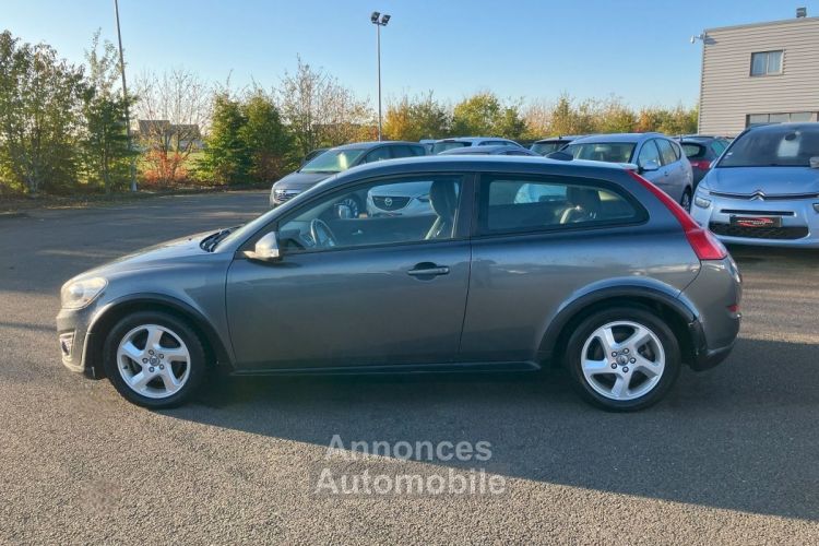 Volvo C30 D2 115CH MOMENTUM - <small></small> 7.490 € <small>TTC</small> - #10