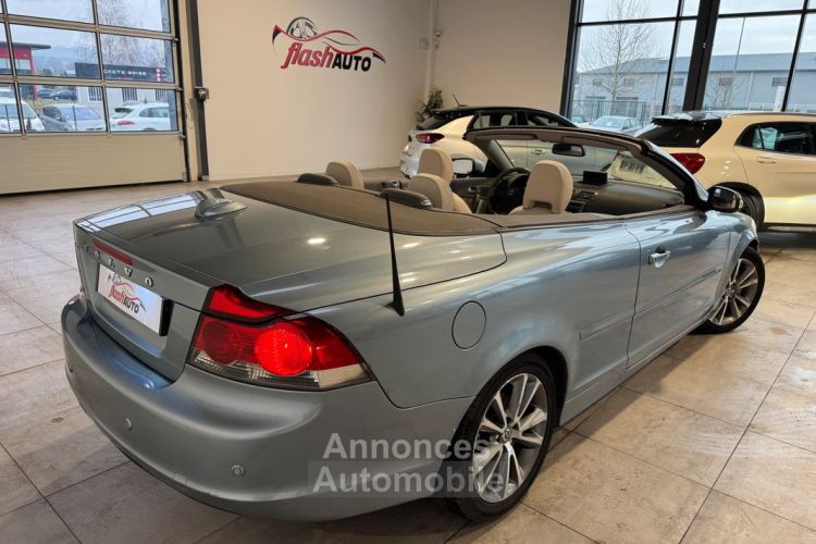 Volvo C70 CC 2.4 i 140cv-BVA-2009 - <small></small> 7.900 € <small>TTC</small> - #3