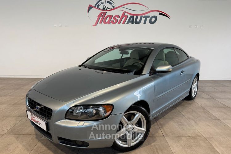 Volvo C70 CC 2.4 TDi D5 180cv-BVA-ATTELAGE-2007 - <small></small> 7.900 € <small>TTC</small> - #1