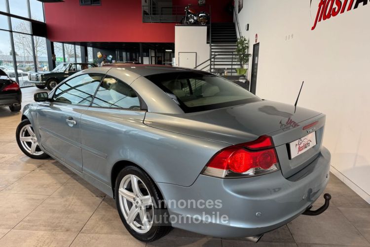 Volvo C70 CC 2.4 TDi D5 180cv-BVA-ATTELAGE-2007 - <small></small> 7.900 € <small>TTC</small> - #2