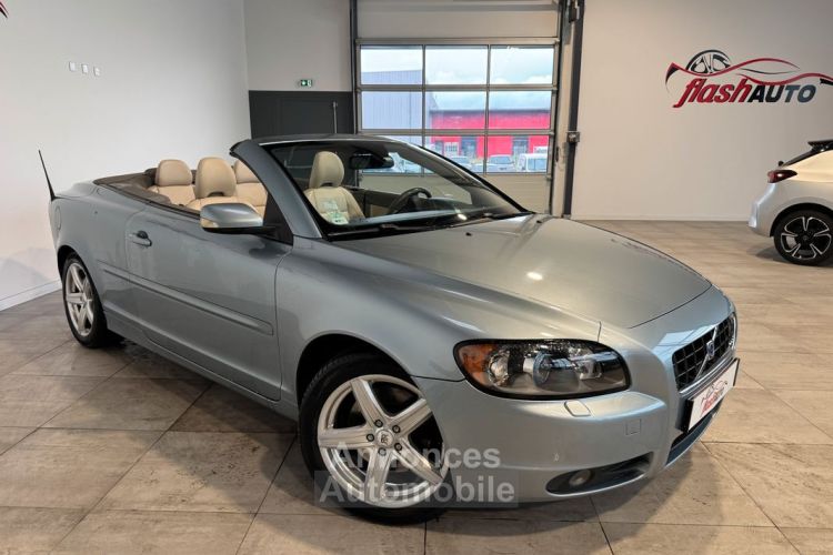 Volvo C70 CC 2.4 TDi D5 180cv-BVA-ATTELAGE-2007 - <small></small> 7.900 € <small>TTC</small> - #3