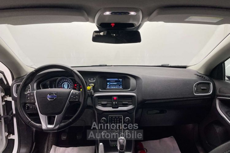 Volvo V40 1.6 D2 AIRCO SIEGES ELECTRIQUES CAPTEURS AR - <small></small> 6.500 € <small>TTC</small> - #8