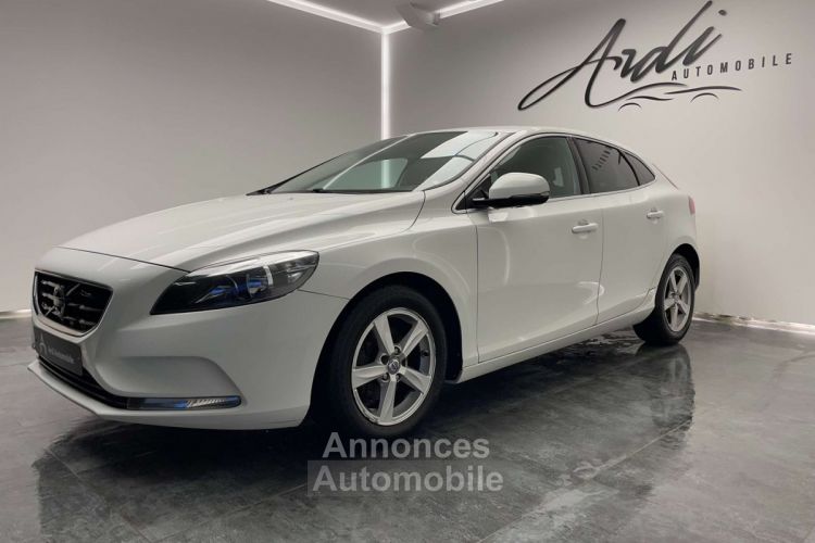 Volvo V40 1.6 D2 AIRCO SIEGES ELECTRIQUES CAPTEURS AR - <small></small> 6.500 € <small>TTC</small> - #15