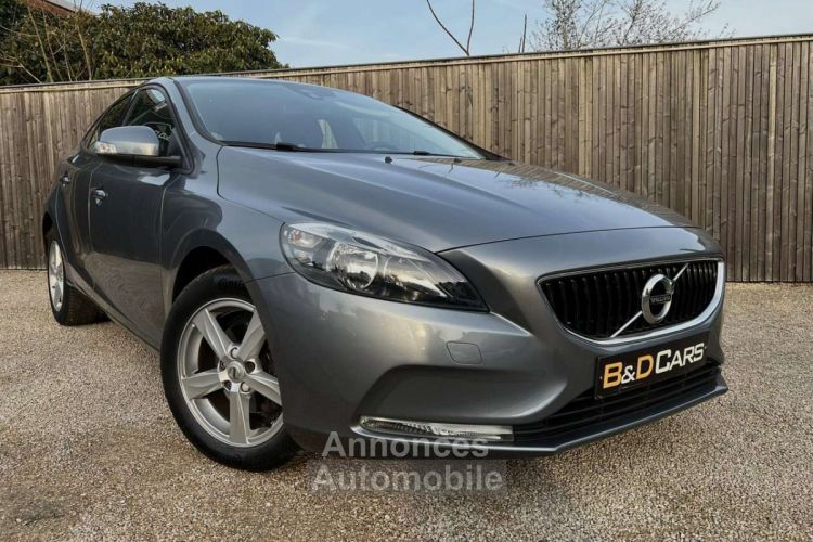 Volvo V40 2.0 D2 16-CRUISE-PDC-NAVI-CLIMA - <small></small> 12.990 € <small>TTC</small> - #1