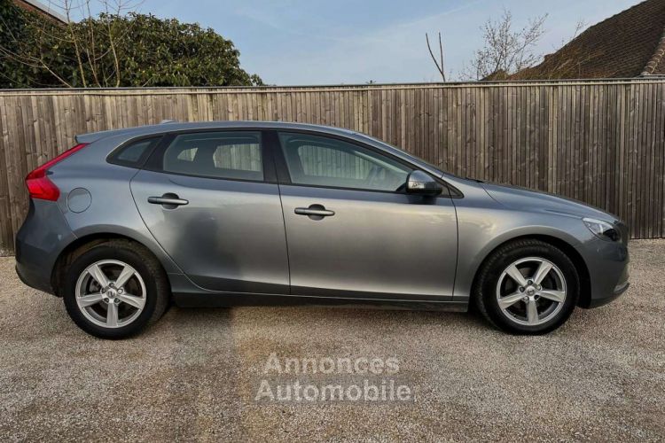 Volvo V40 2.0 D2 16-CRUISE-PDC-NAVI-CLIMA - <small></small> 12.990 € <small>TTC</small> - #5