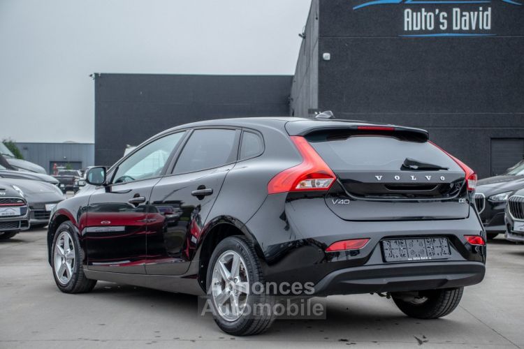 Volvo V40 2.0 D2 - HISTORIEK - AIRCO - CRUISECONTROL - SENSOREN - LED - EURO 6 - <small></small> 12.500 € <small>TTC</small> - #9