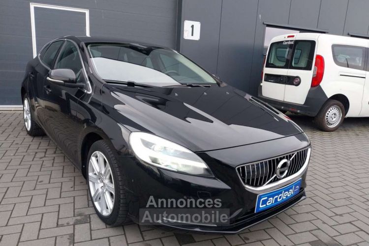 Volvo V40 2.0 T2 Eco Kinetic-TOIT.PANO-CUIR-GPS-BLUETOOTH- - <small></small> 14.990 € <small>TTC</small> - #1