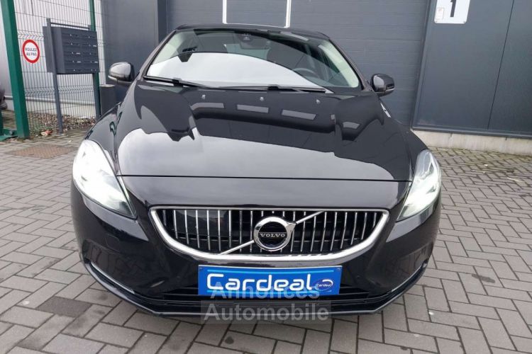 Volvo V40 2.0 T2 Eco Kinetic-TOIT.PANO-CUIR-GPS-BLUETOOTH- - <small></small> 14.990 € <small>TTC</small> - #2