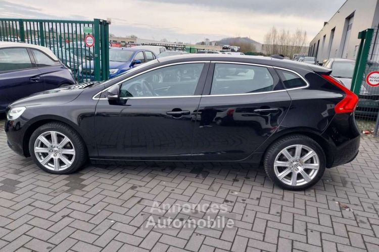 Volvo V40 2.0 T2 Eco Kinetic-TOIT.PANO-CUIR-GPS-BLUETOOTH- - <small></small> 14.990 € <small>TTC</small> - #4