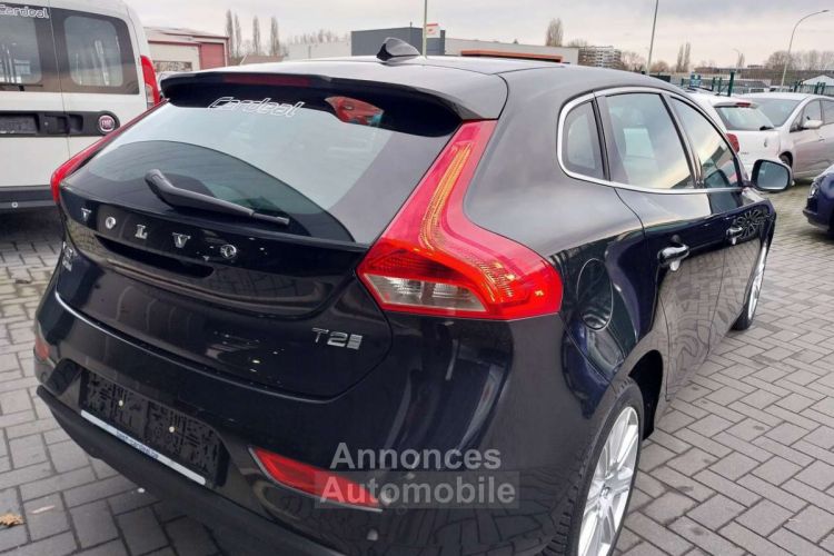 Volvo V40 2.0 T2 Eco Kinetic-TOIT.PANO-CUIR-GPS-BLUETOOTH- - <small></small> 14.990 € <small>TTC</small> - #7