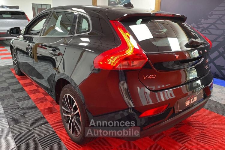 Volvo V40 Business D2 120 Momentum Business - <small></small> 13.990 € <small>TTC</small> - #4