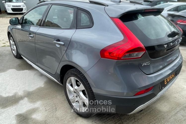 Volvo V40 CROSS-COUNTRY 2.0 D3 150 ch SUMMUM GEARTRONIC BVA DISTRI NEUVE - <small></small> 7.489 € <small>TTC</small> - #5