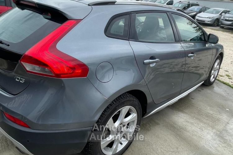 Volvo V40 CROSS-COUNTRY 2.0 D3 150 ch SUMMUM GEARTRONIC BVA DISTRI NEUVE - <small></small> 7.489 € <small>TTC</small> - #7