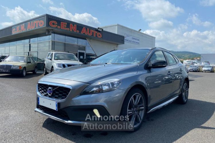 Volvo V40 Cross Country D2 115CH START&STOP MOMENTUM BUSINESS - <small></small> 10.990 € <small>TTC</small> - #1