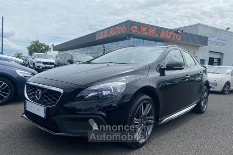 Volvo V40 Cross Country D2 120CH ÖVERSTA EDITION - <small></small> 10.990 € <small>TTC</small> - #1