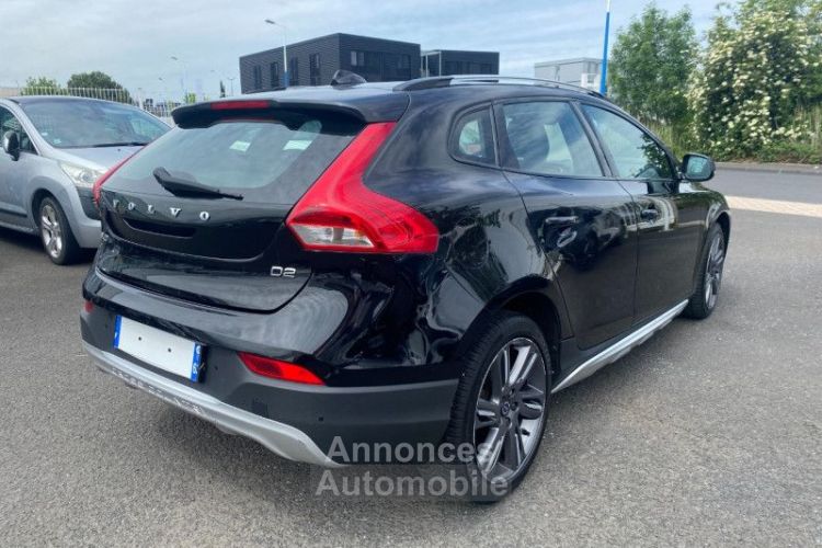 Volvo V40 Cross Country D2 120CH ÖVERSTA EDITION - <small></small> 10.990 € <small>TTC</small> - #2