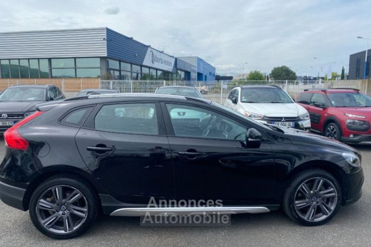 Volvo V40 Cross Country D2 120CH ÖVERSTA EDITION - <small></small> 10.990 € <small>TTC</small> - #3