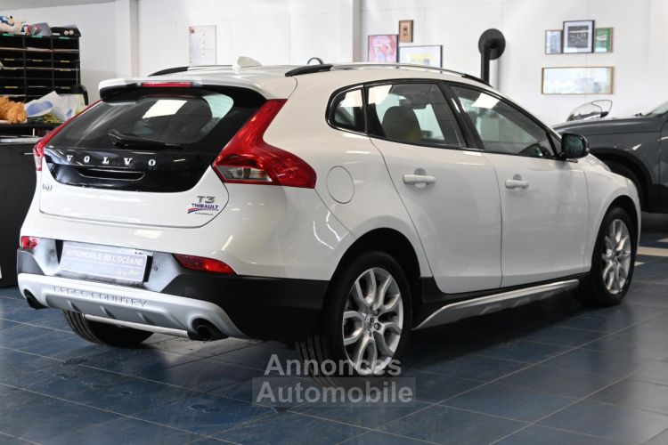 Volvo V40 CROSS COUNTRY T3 152 Geartronic 6 Luxe - <small></small> 17.996 € <small>TTC</small> - #4